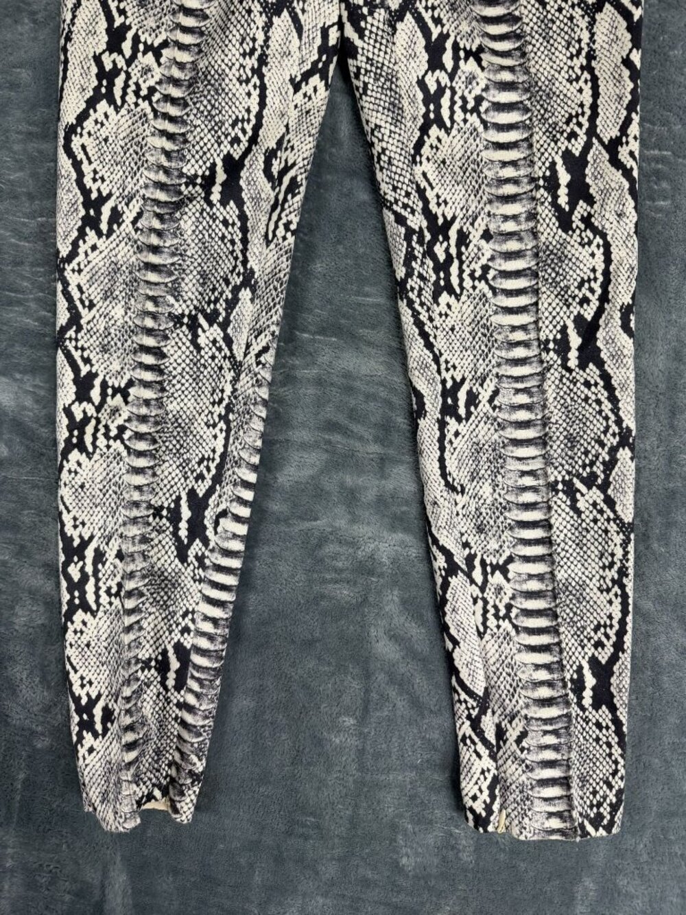 TC Womens Black & Beige Snake Print Leggings Zipper Detail Size S - Picture 7 of 10